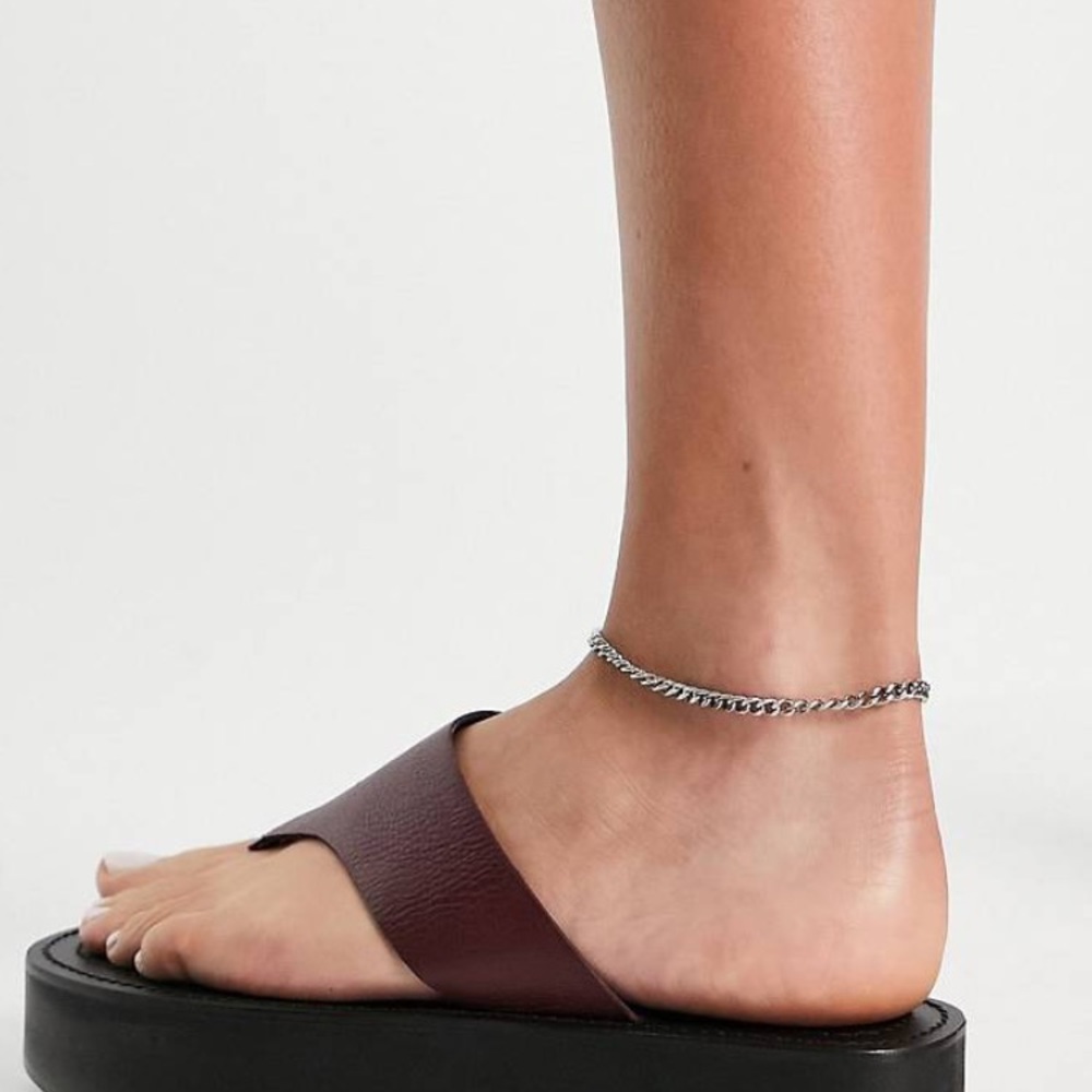 Asos Design Fuelled Chinky Leather Flip Flops.. View 3